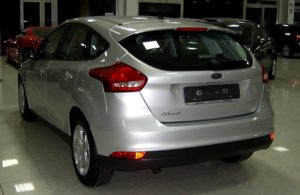 ford focus argento km 0