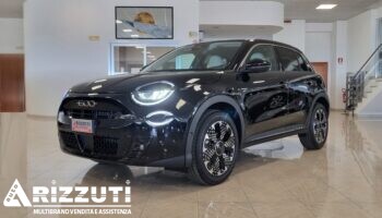 foto dell&acute;auto FIAT	600 LA PRIMA 1.2 Hybrid 110cv/74kW Automatica